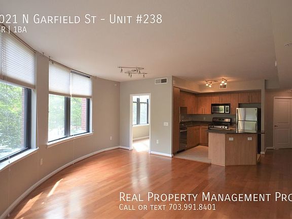3rd image of 1021 N Garfield St APT 238