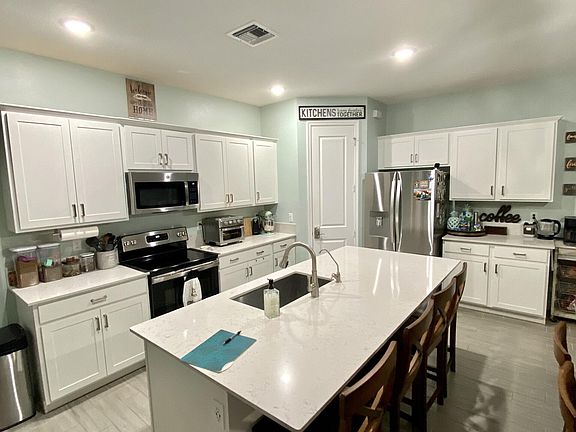 3rd image of 6052 Stonecrest Court
