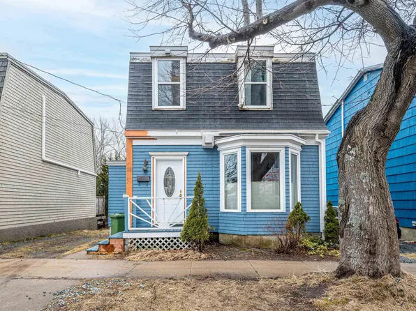19 George St, Dartmouth, NS B3A 1L6