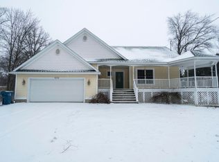 920 Shadybrook Dr, Holland, MI 49424