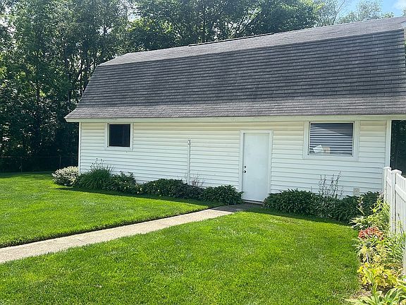 4th image of 16718 Antwerp Rd