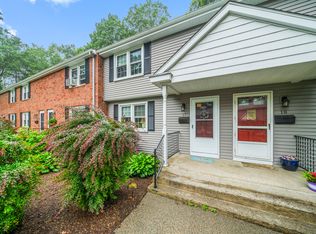 81 E Pattagansett Rd APT 17, Niantic, CT 06357