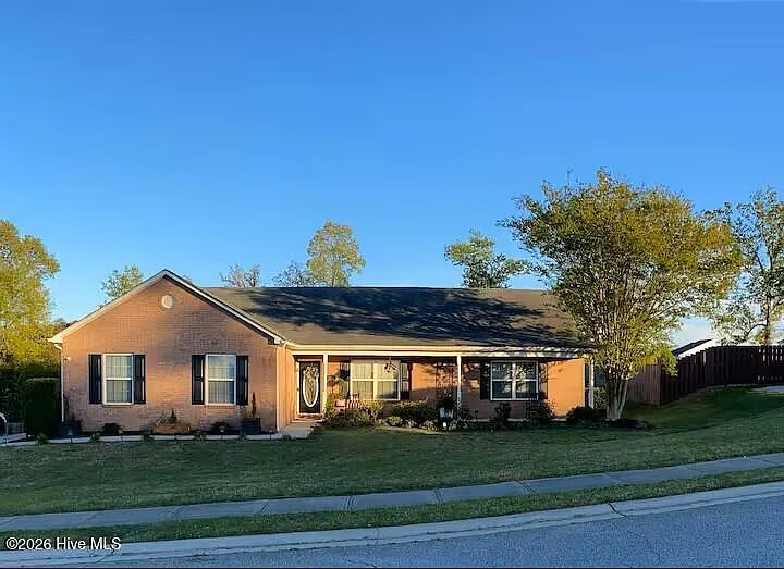4 bed, 3.0 bath, 1934 sqft, $2,195 — Photo 2