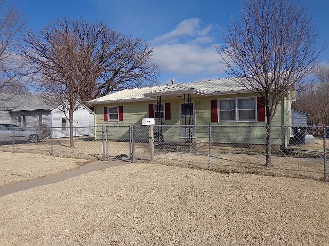 1st image of 502 S Topeka St