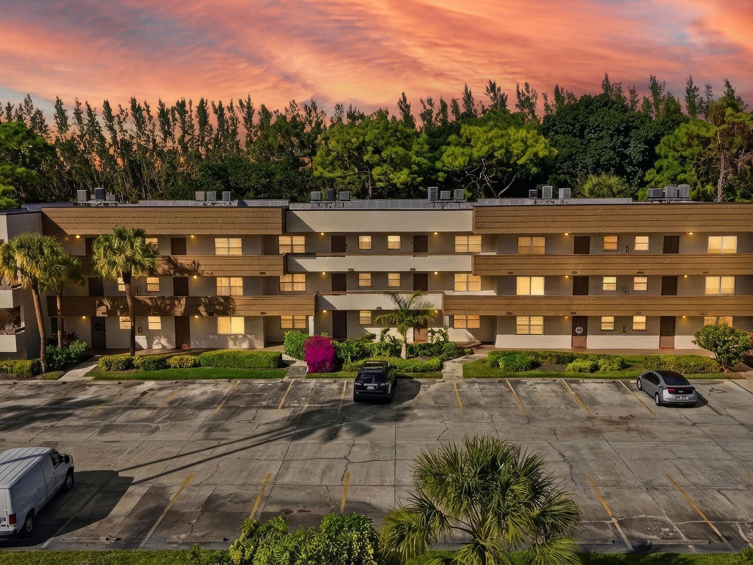 499 Forest Lakes Blvd APT 203