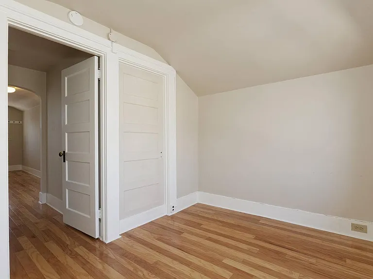 5807 Lawton Ave #UPPER — Photo 17
