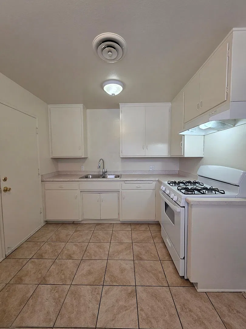112 Garnsey Ave. #A - Apartment — Photo 1