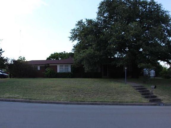 2nd image of 1438 Eastview Dr
