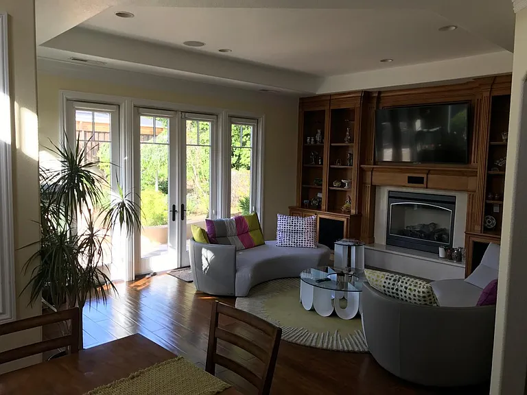 733 Viola Pl — Photo 4