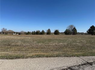 12 Links Dr, Garnett, KS 66032