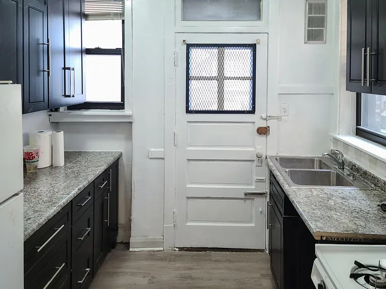 2906 N Seminary Ave #2 — Photo 2