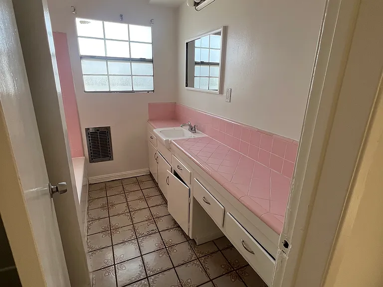 7507 Sepulveda — Photo 13