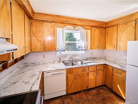 4th image of 41 Barker St