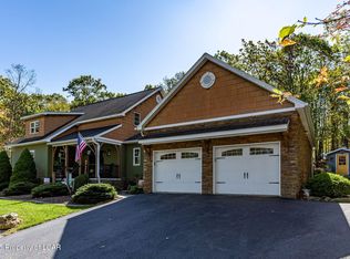 248 Country Club Dr, Hazleton, PA 18202