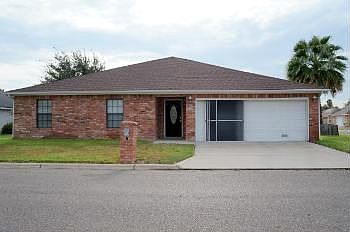 3rd image of 2206 Lake View Dr