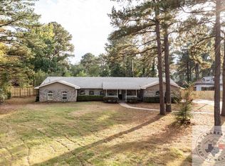 201 Chickasaw Cir, Atlanta, TX 75551