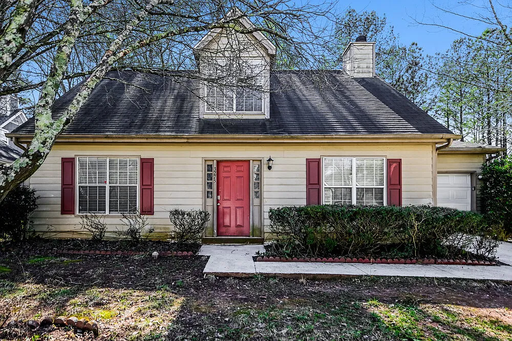 3 bed, 2.0 bath, 1372 sqft, $1,965 — Photo 1