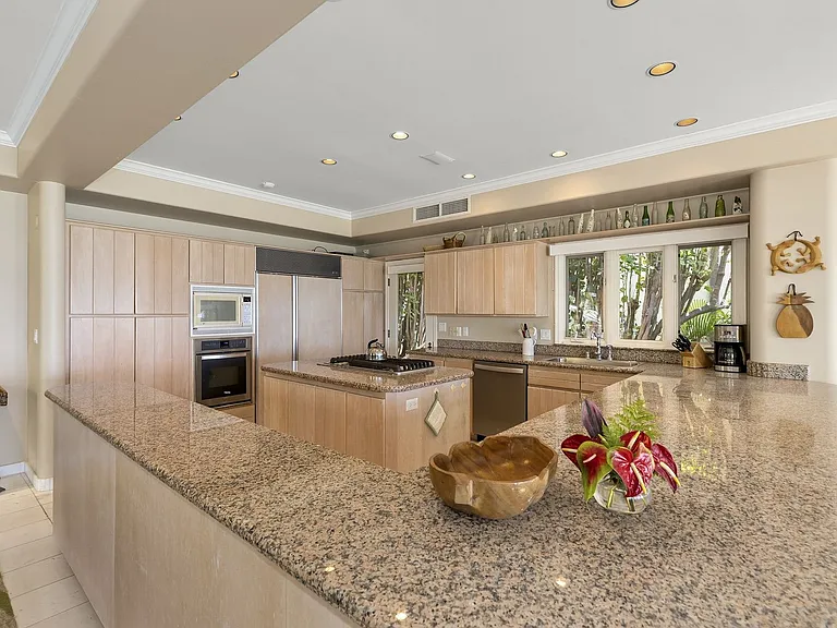 3059 Kalakaua Ave — Photo 32