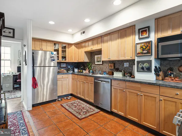 400 S 2nd St APT 408B, Philadelphia, PA 19147