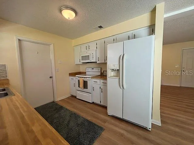 2 bed, 2.0 bath, 1041 sqft, $2,200 — Photo 4