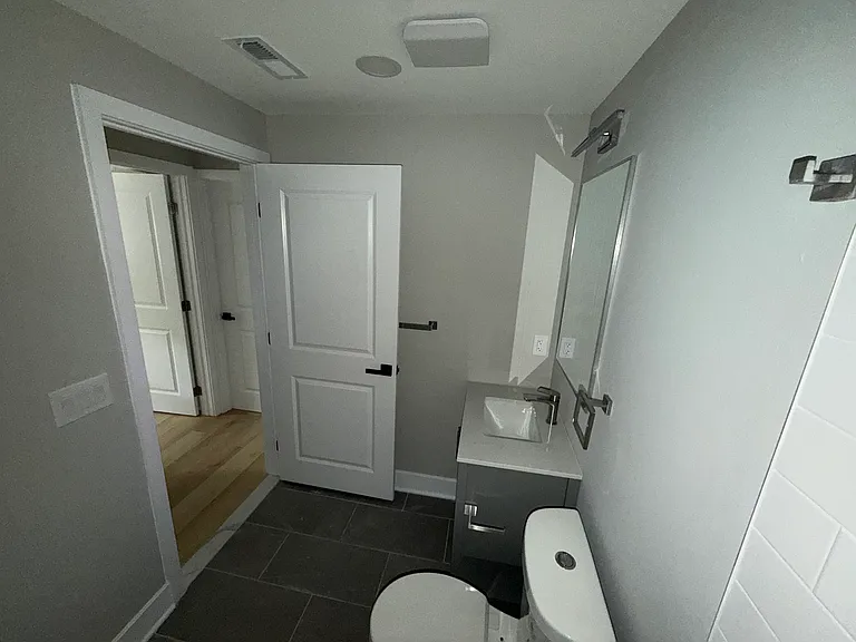1201 Lindley Ave #1 — Photo 9