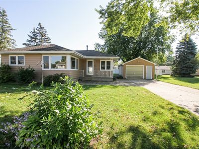 334 3rd St N, Central City, IA, 52214