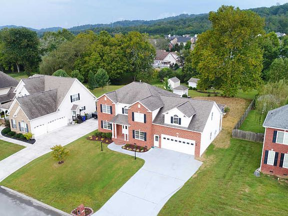 2nd image of 1505 Paxton Dr