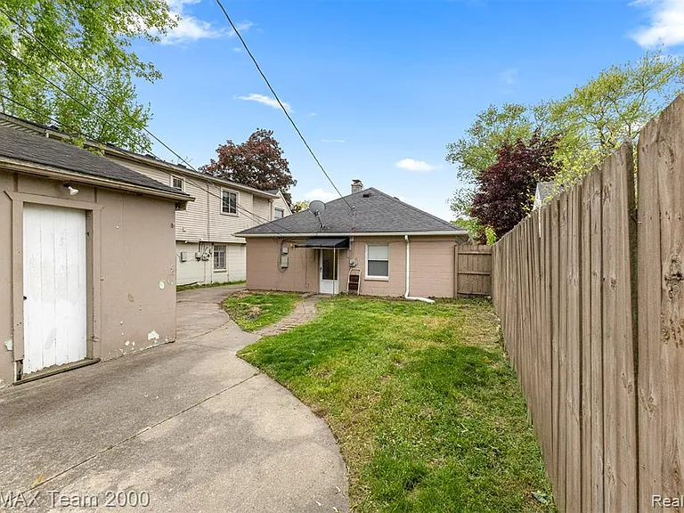 7322 Fenton St — Photo 30