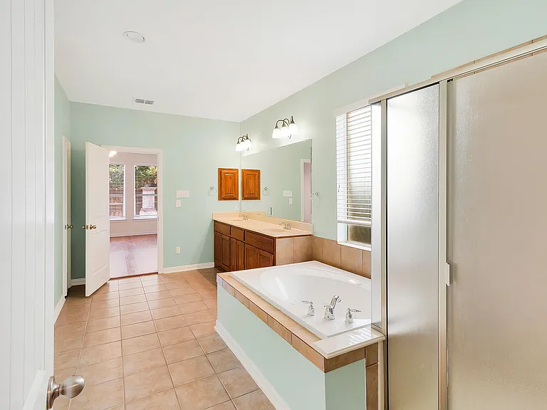 4908 Rushden Rd — Photo 14