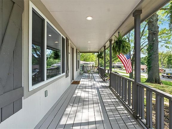 3rd image of 5 Murray Ln