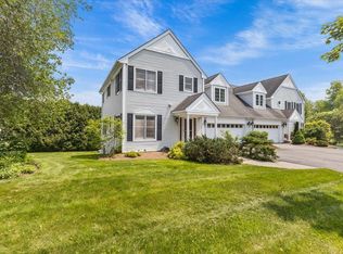 20 Peacham Ln, Essex Junction, VT 05452