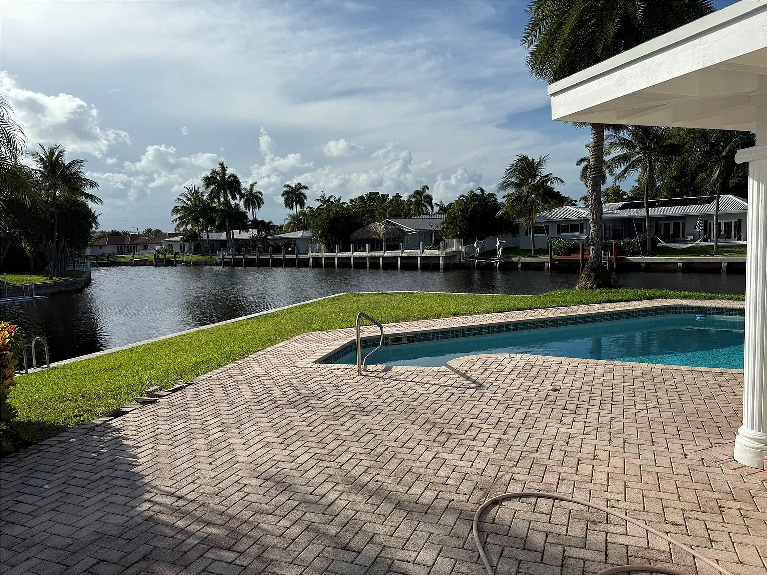 3 bed, 3.0 bath, 2985 sqft, $11,900 — Photo 1
