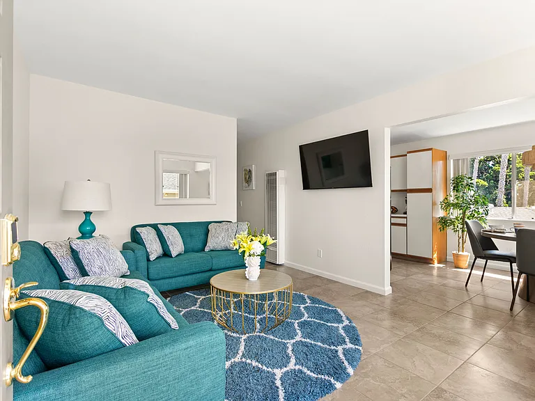 1030 Opal St #B — Photo 2