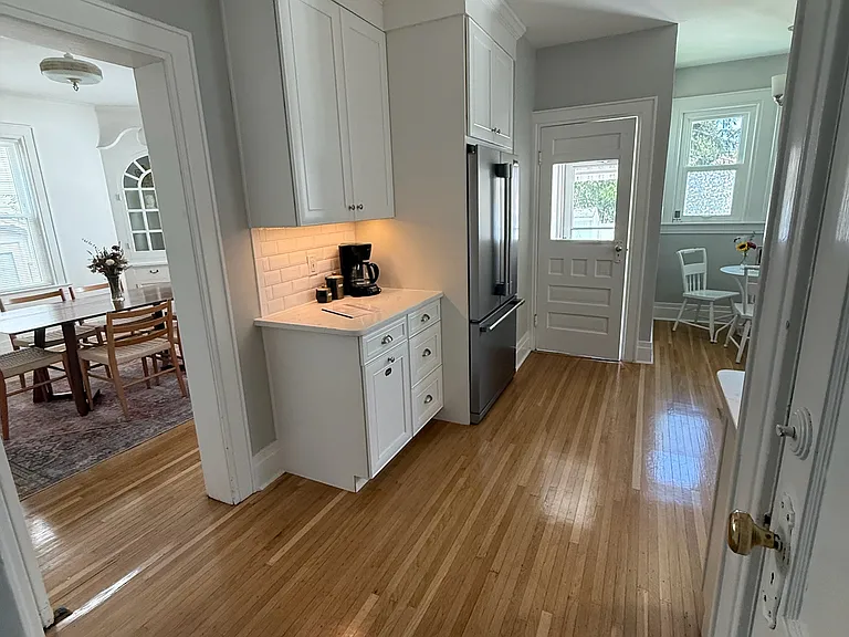 1804 Storrs Ave — Photo 8