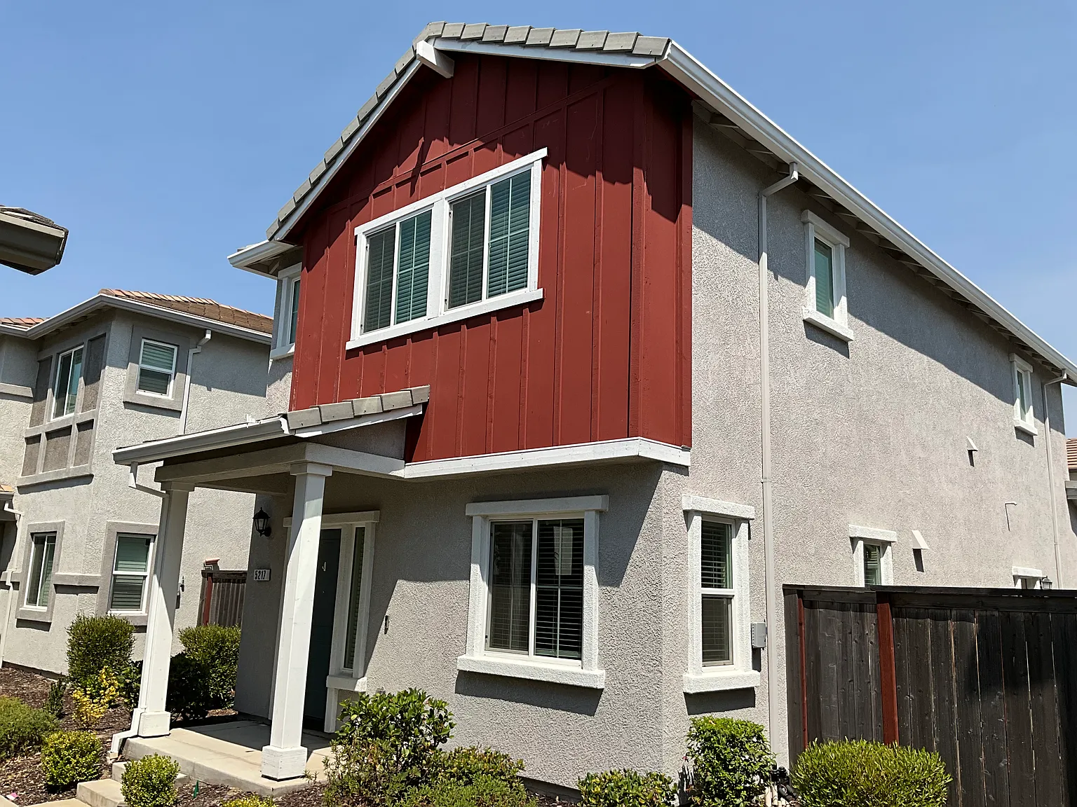 3 bed, 1296 sqft, $2,700 — Photo 1