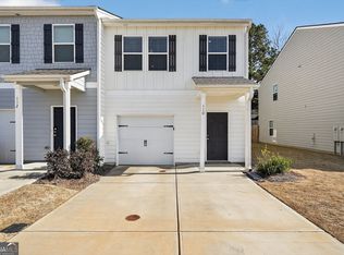 110 Village Green Dr, Adairsville, GA 30103