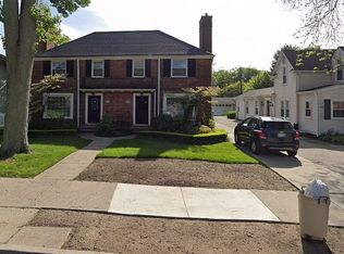 411 Neff Rd, Grosse Pointe, MI 48230