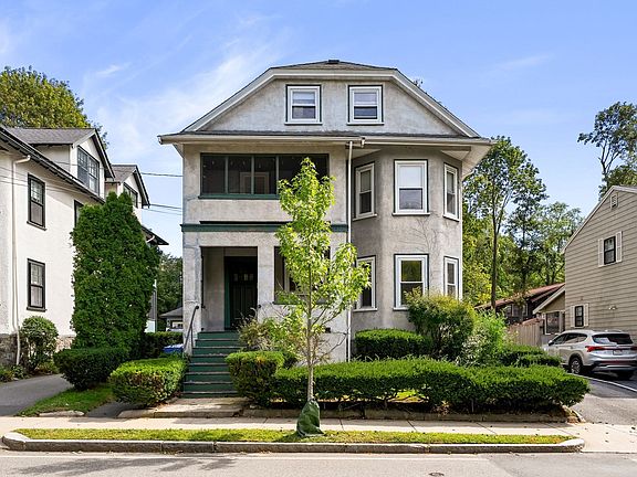 2nd image of 124 Jason St