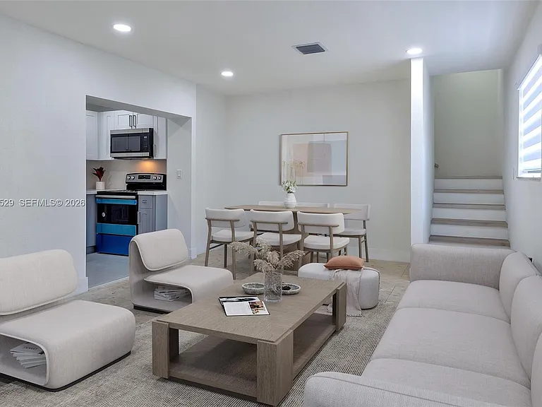 424 W 13th St — Photo 14