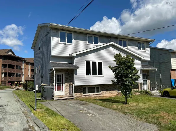 17 Oakwood Ct, Dartmouth, NS B2W 5P8