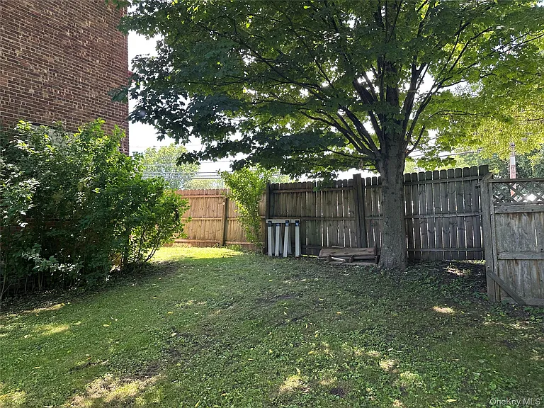 165 Ulster Ave #8 — Photo 4