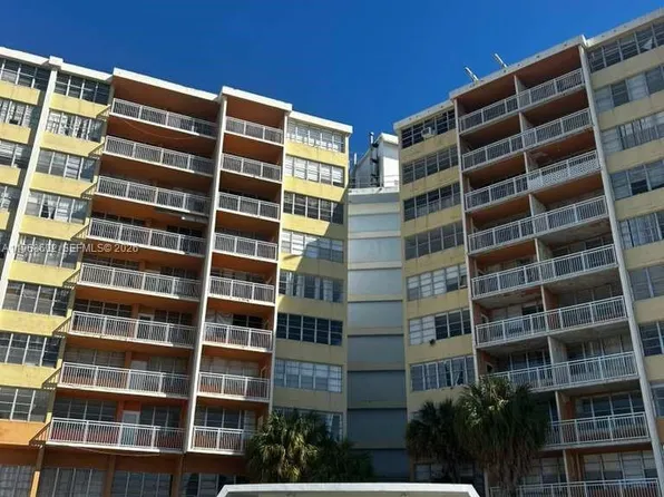 2025 NE 164th St APT 918, North Miami Beach, FL 33162