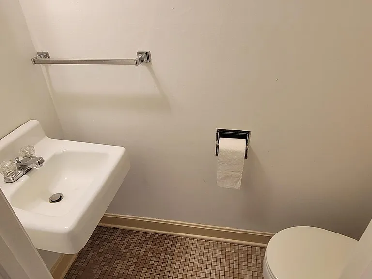 506 N Greensboro St #12 — Photo 14
