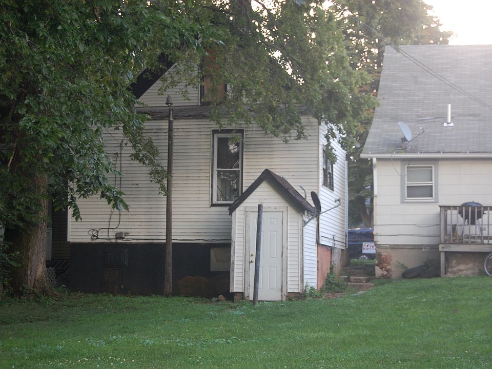 2nd image of 1010 N 8th St