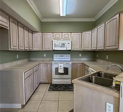 130 Northshore Cir #B — Photo 9
