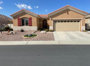 19432 Royal Oaks Rd, Apple Valley, CA 92308