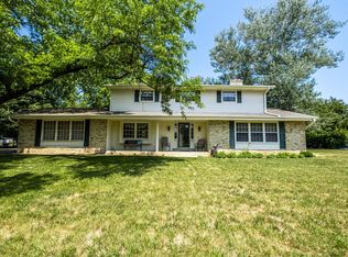 18350 Bristol Ln, Brookfield, WI 53045