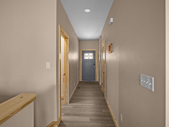 4th image of 225 Aurora Ln