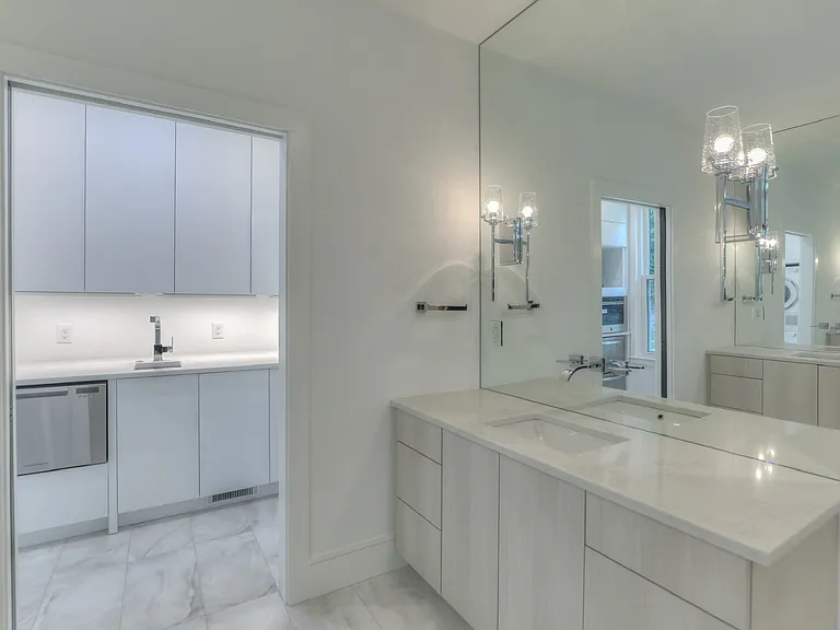 5095 Heathrow Blvd — Photo 24