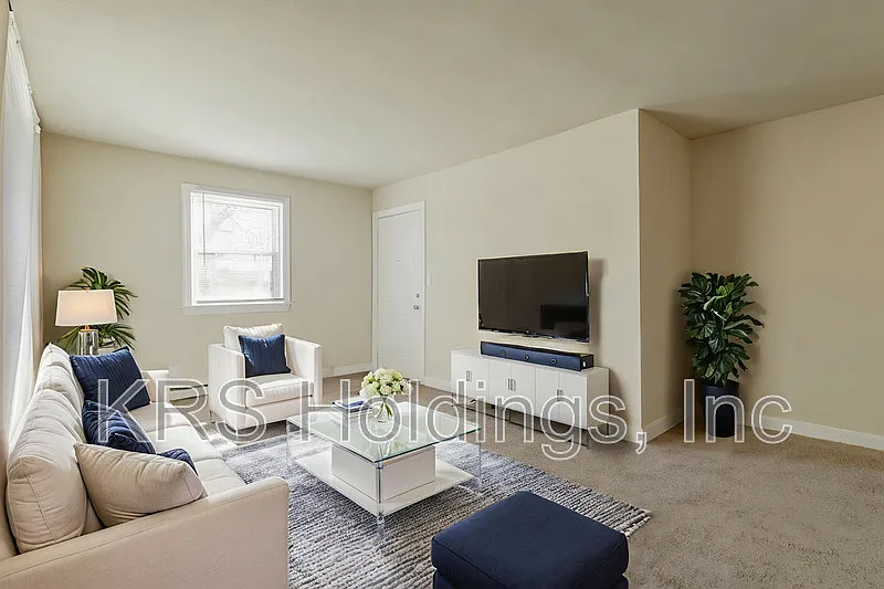 1517 Halifax St — Photo 2